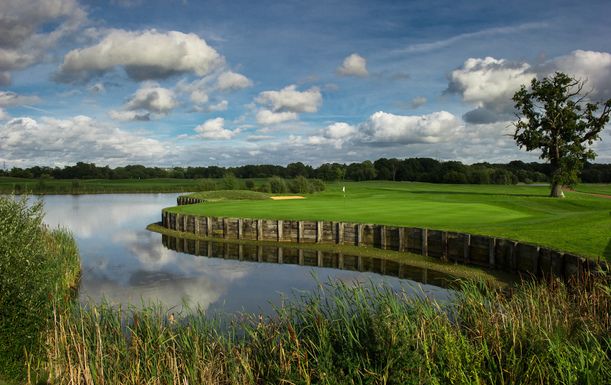18 Holes for TWO including Breakfast each at Twisted Stone Golf Club
