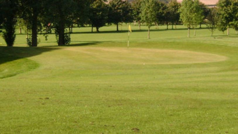 18 Holes for TWO at Horncastle Golf Club, including a 2 Course Sunday Roast